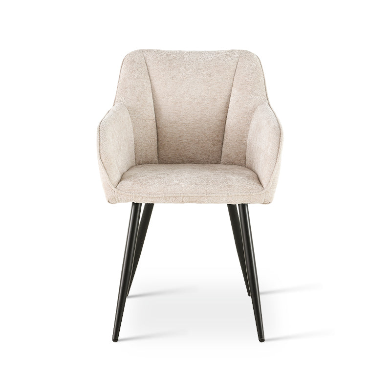 Moderner Sienna Esszimmerstuhl im Freien auf Holzterrasse, zeigt geschwungene Armlehnen und wetterfestes Design, Sienna Garten-Armlehnsessel von OFCASA mit Metallrahmen und weicher Sitzpolsterung in Grau – perfekt für drinnen und draußen