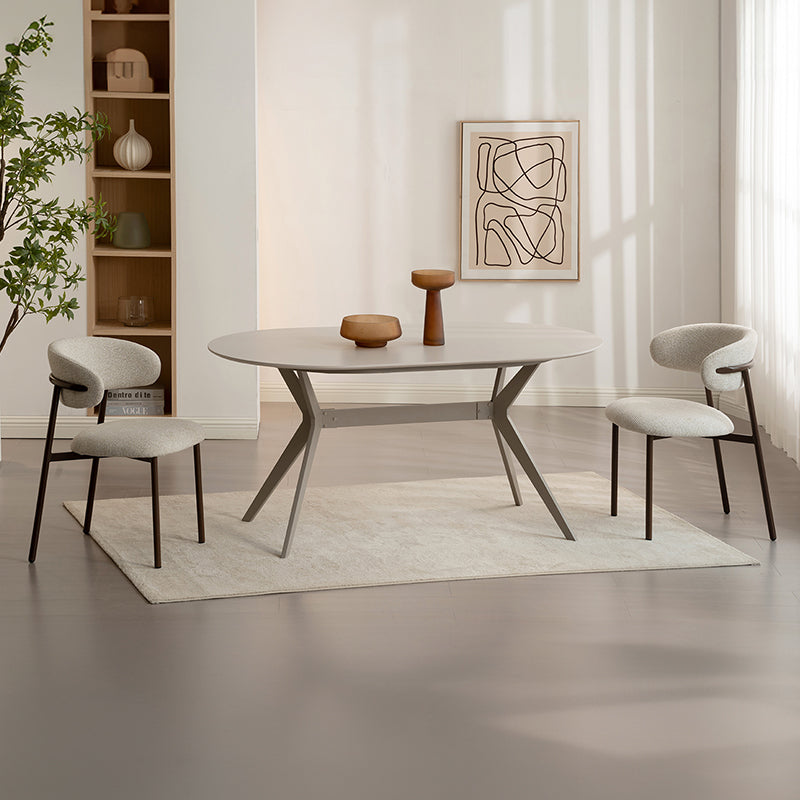 Ovale eettafel Judit en 4 eetkamerstoelen Zahra S