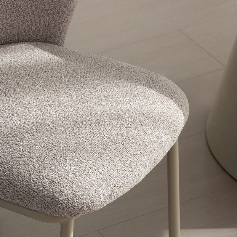 Elowen Ronde Eettafel en 4 Sanger Karin Eetkamerstoelen [Eetkamerset]