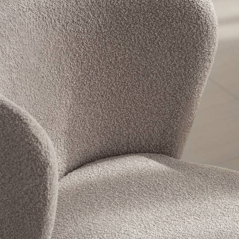 Elowen Ronde Eettafel en 4 Sanger Karin Eetkamerstoelen [Eetkamerset]