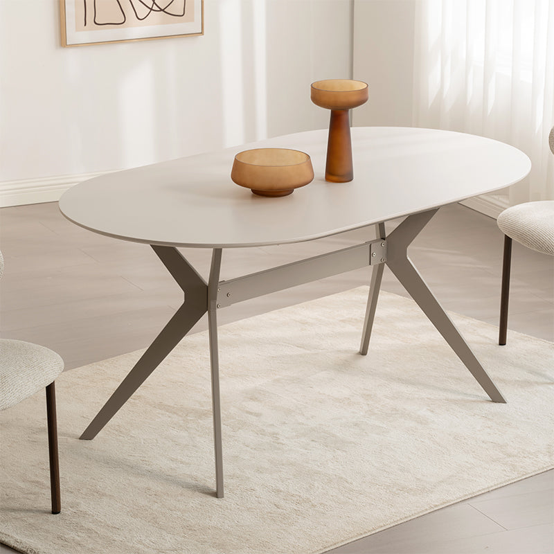 Ovale eettafel Judit en 4 eetkamerstoelen Zahra S